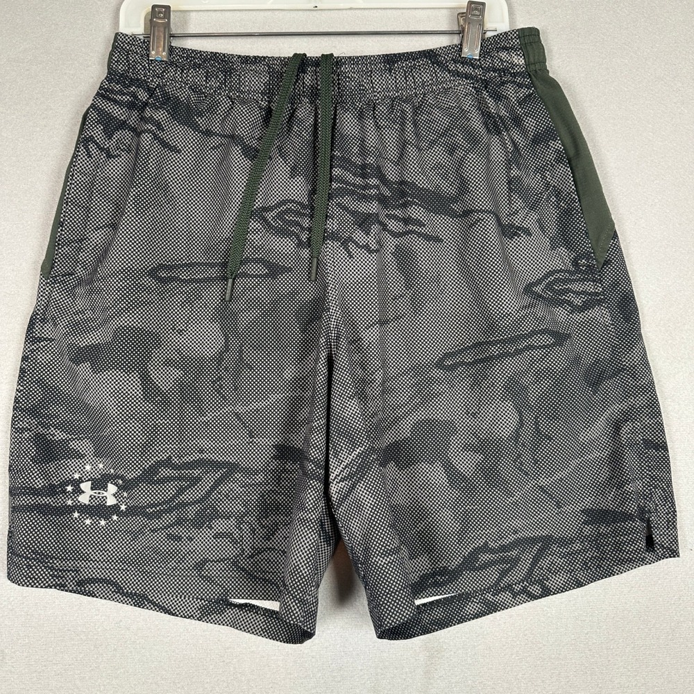 Under Armour Shorts Mens Large Loose Camo Grey Green Athletic Stretch Waist EUC
